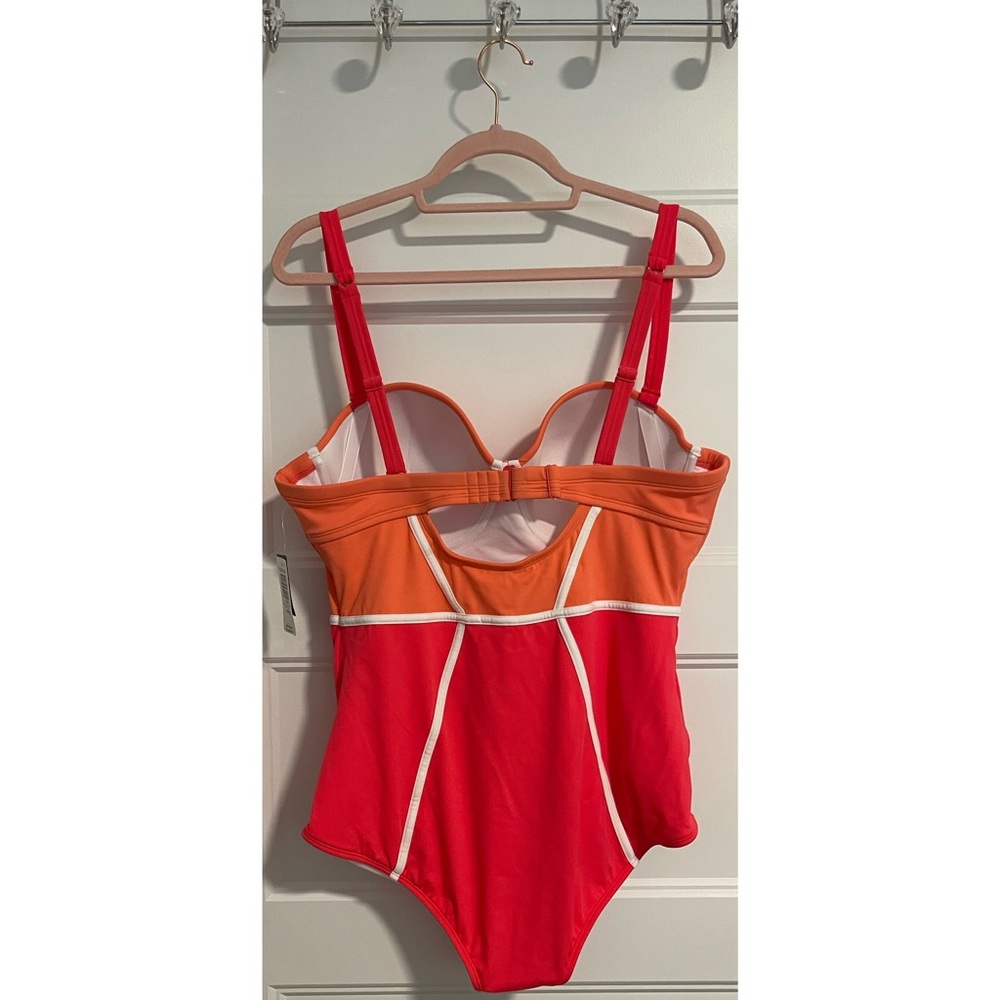 Torrid Underwire Pink Color Block One-Piece Swimsuit NWT SZ 1 DD-DDD/2DD-F - Picture 5 of 14